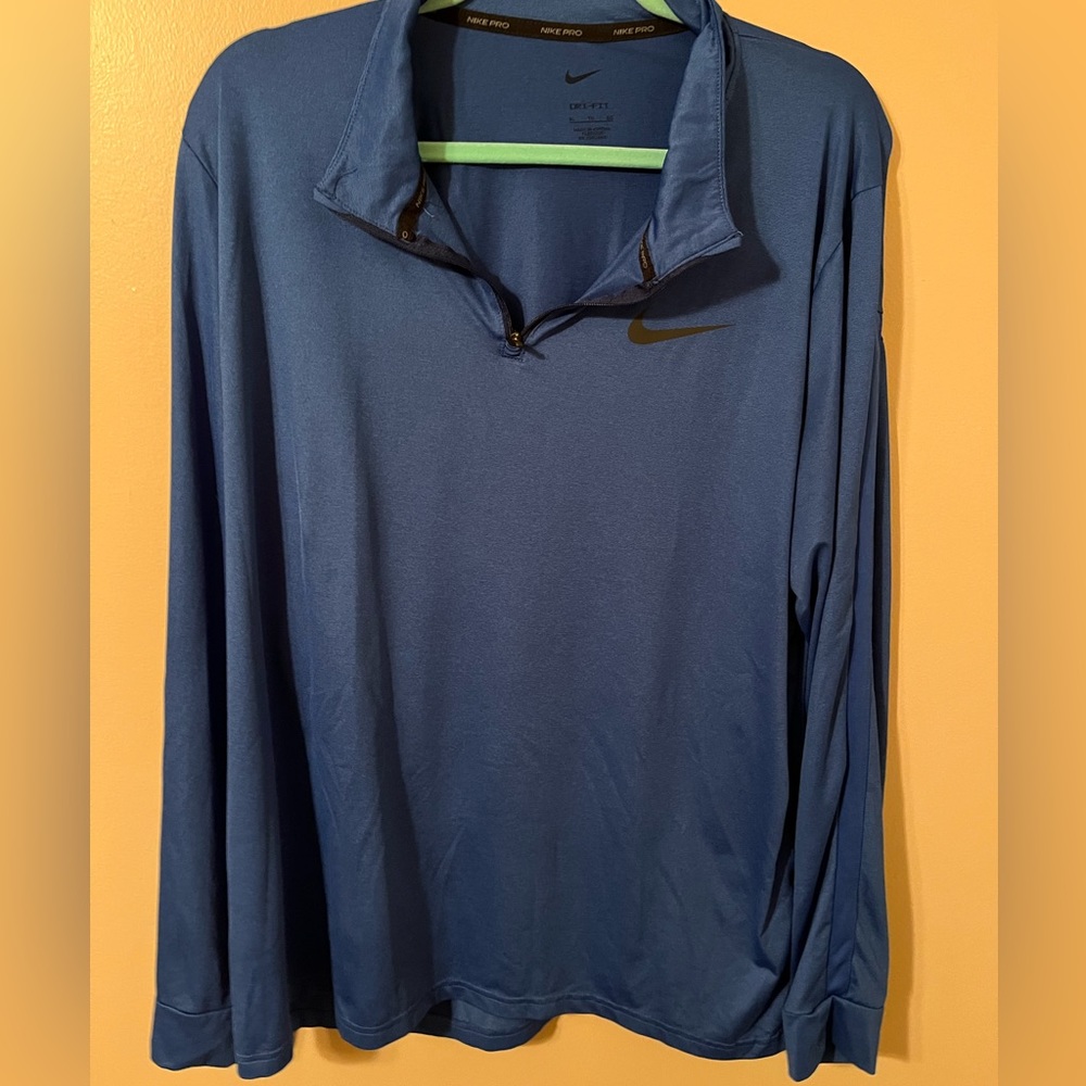 Men’s Nike shirt